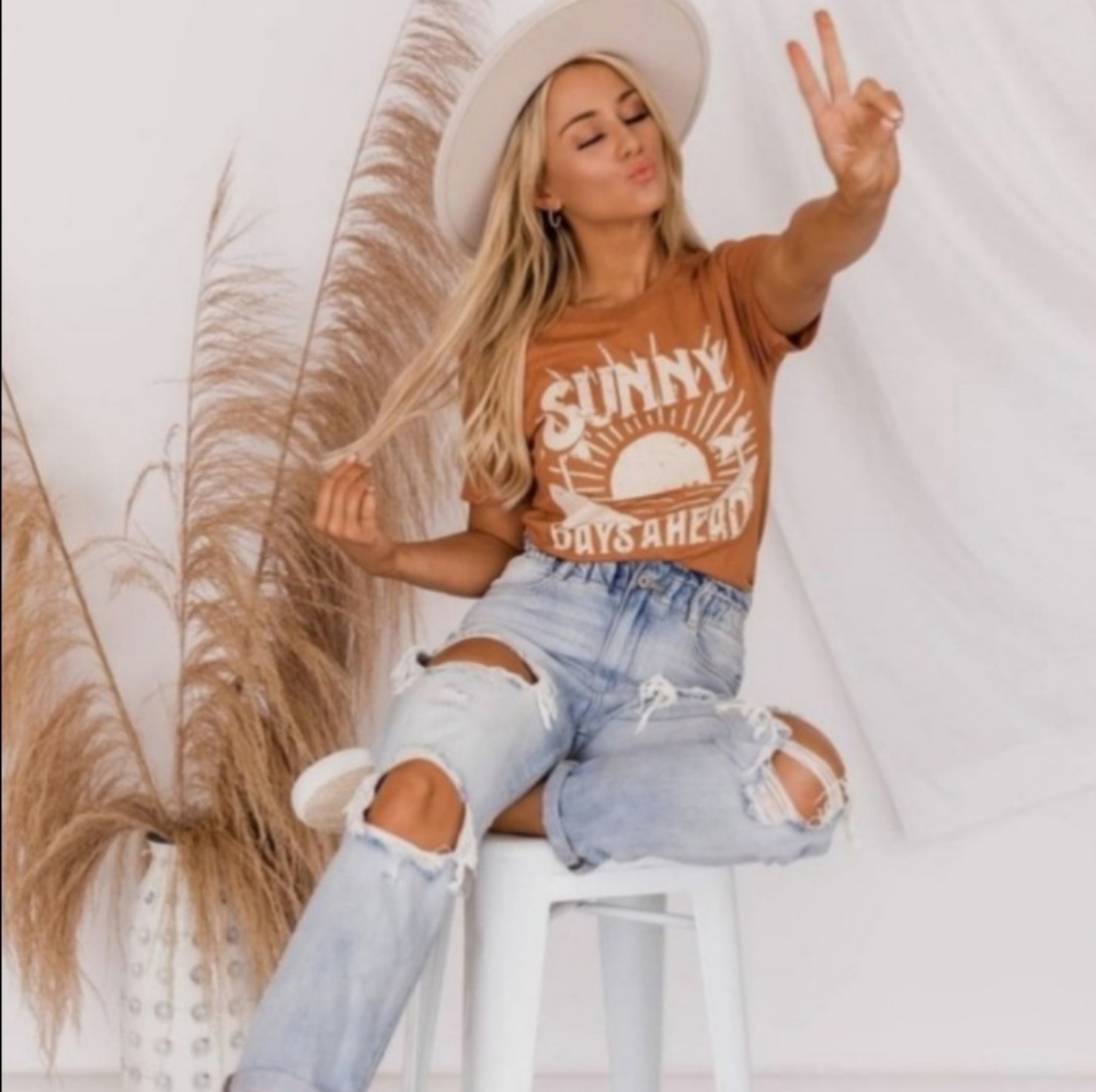 + PINK LILY Boutique Sunny Days Ahead Boho Western Graphic Tshirt Tee SIZE S